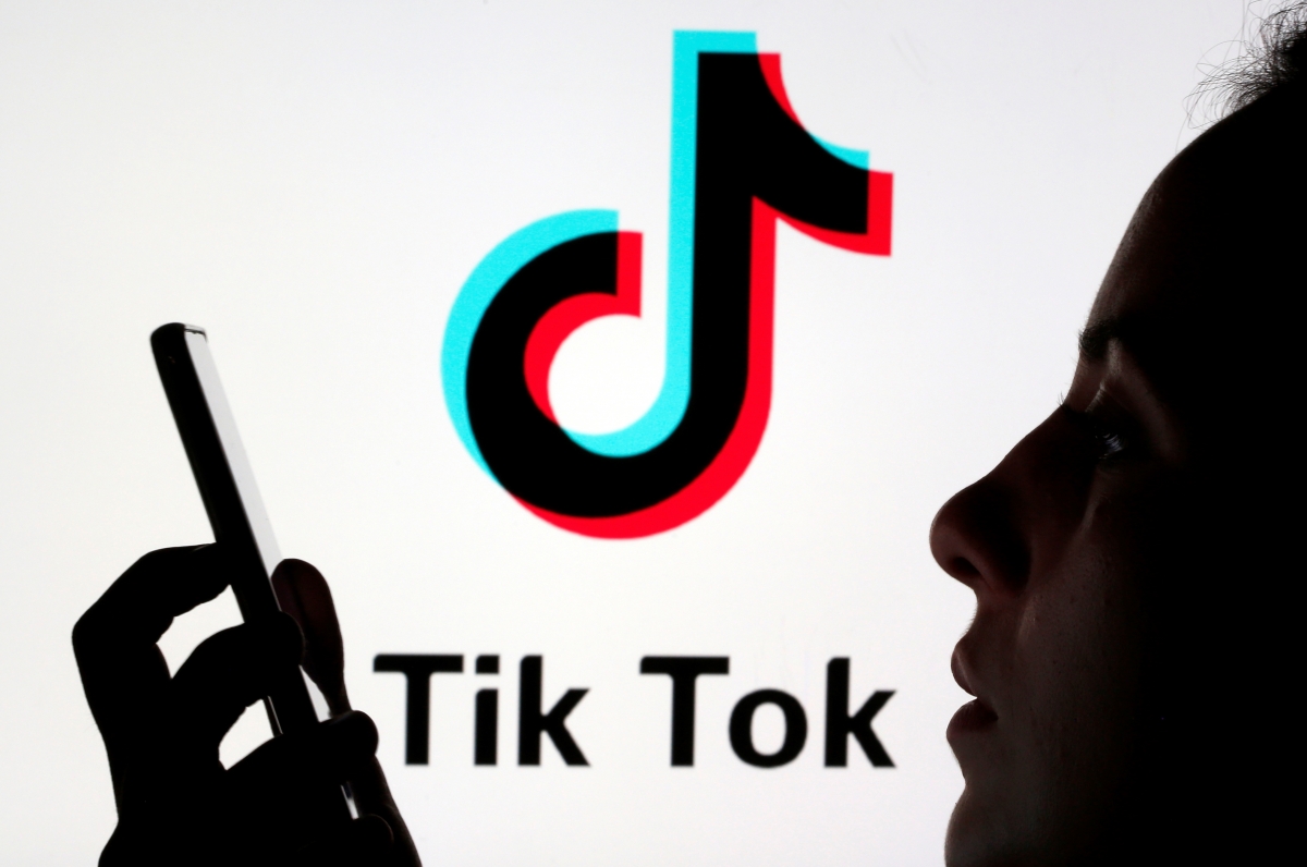 Italy yêu cầu TikTok chặn người dùng nhỏ tuổi sau vụ bé gái 10 tuổi tử vong - Ảnh 1.