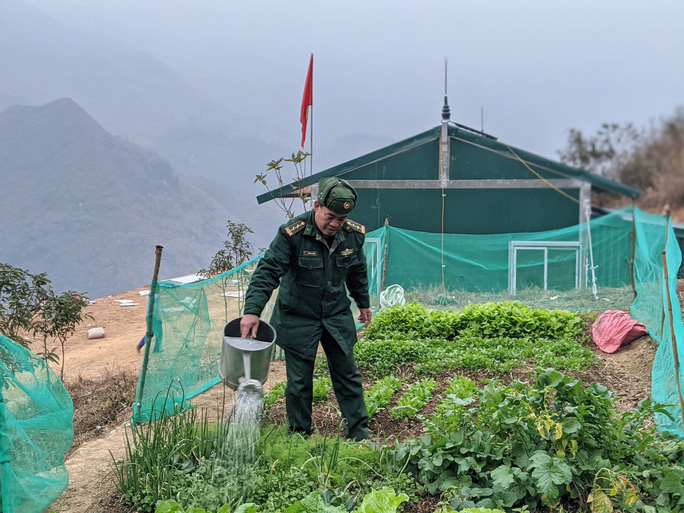  Cận cảnh cuộc sống của bộ đội biên phòng dưới cái rét cắt da cắt thịt nơi địa đầu Tổ quốc  - Ảnh 13.