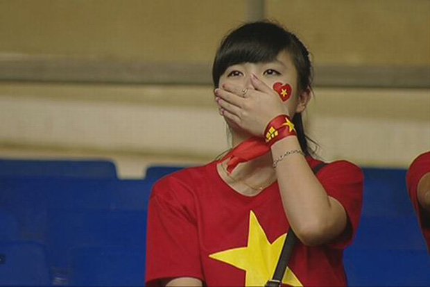 6 năm sau khoảnh khắc &quot;gây bão&quot; khi rơi nước mắt vì U19 Việt Nam, nữ sinh khóc trên khán đài có cuộc sống ra sao? - Ảnh 3.