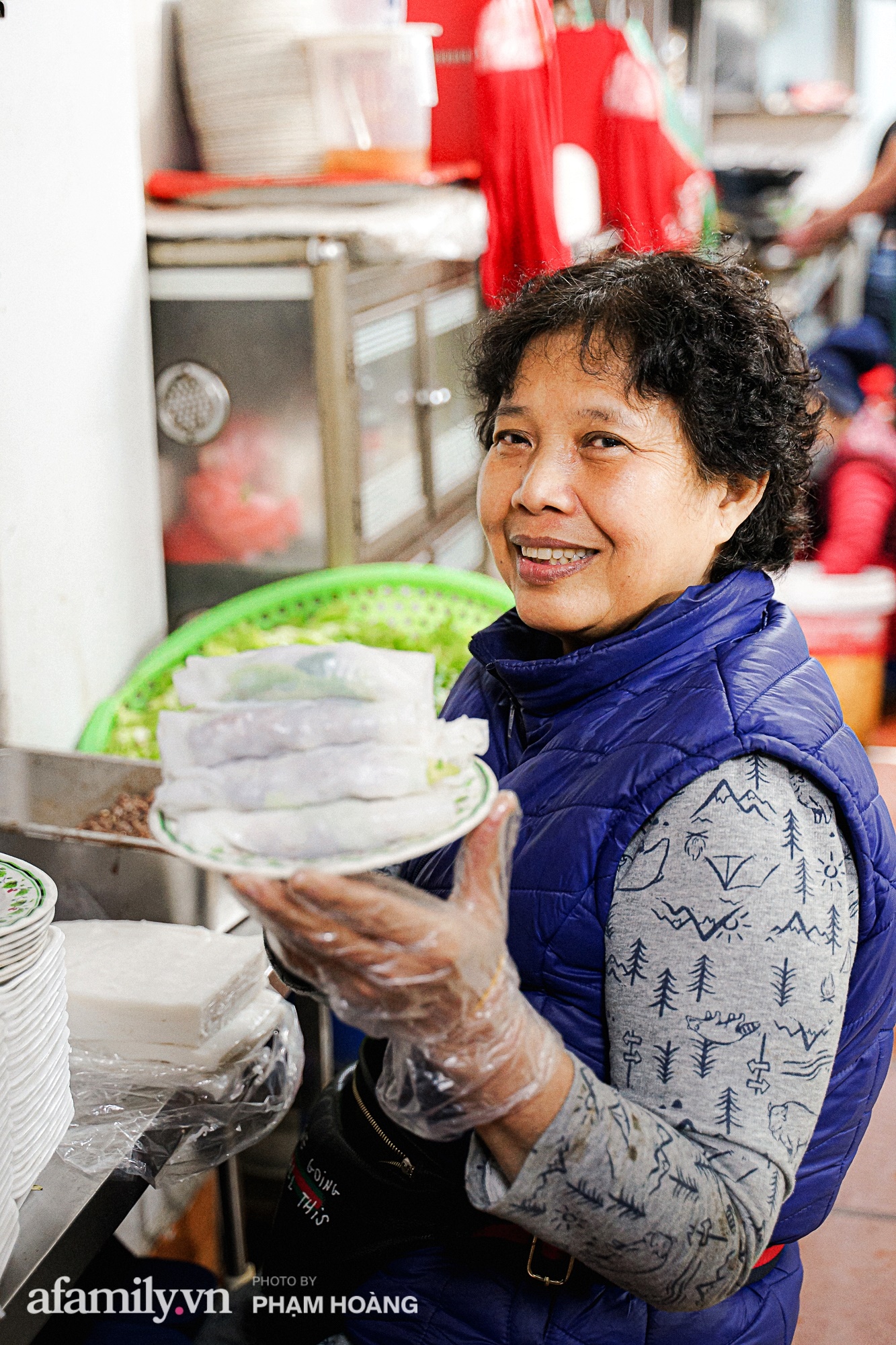 Về làng Ngũ Xã xưa tìm "mẹ đẻ" của món phở cuốn - mới khai sinh tròn 20 năm mà nay đã thành tinh hoa ẩm thực vang danh cả nước ngoài - Ảnh 5.
