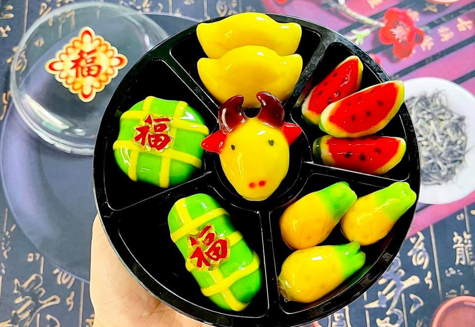 Cúng ông Táo ở Sài Gòn: Bánh tart thỏi vàng, bánh linh vật Tân Sửu hút khách, nhiều loại khác giá chỉ từ 40k/mâm - Ảnh 9.