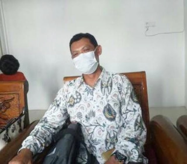 Vụ cảnh sát nhiễm Covid-19 quan hệ với phụ nữ trong phòng cách ly: Lý do khiến đoạn video mây mưa rò rỉ lên MXH và hình phạt cho kẻ phát tán - Ảnh 2. Vụ cảnh sát nhiễm Covid-19 quan hệ với phụ nữ trong phòng cách ly: Lý do khiến đoạn video mây mưa rò rỉ lên MXH và hình phạt cho kẻ phát tán - Ảnh 2.