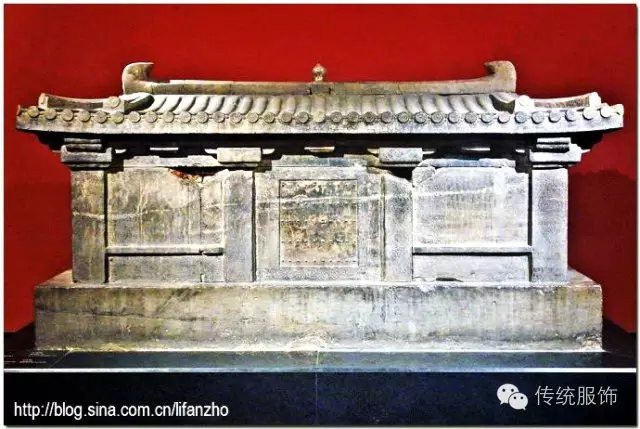 Từ 4 chữ &quot;người mở sẽ chết&quot; trên quan tài của cháu gái Hoàng hậu đến thi thể nữ mặc long bào, hé lộ loạt bí ẩn về mộ cổ Trung Hoa - Ảnh 2.