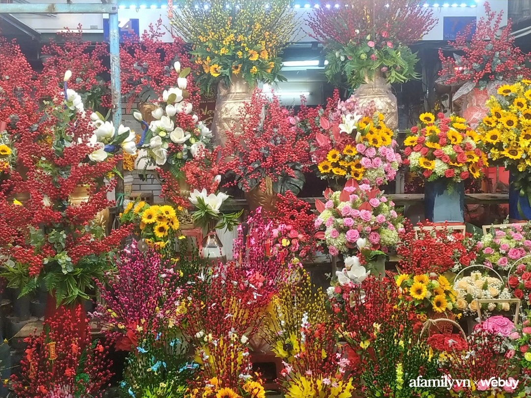 Chùm ảnh: Rộn ràng không khí Tết ở chợ hoa Hồ Thị Kỷ - “tiểu Đà Lạt” giữa lòng Sài Gòn - Ảnh 7.