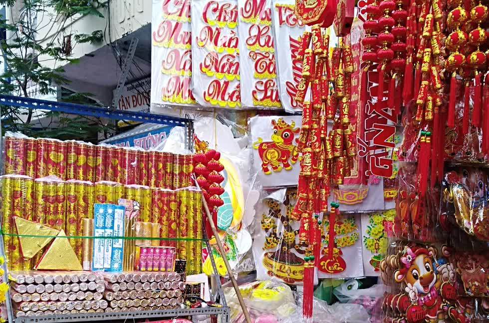 Sài Gòn: Rực rỡ sắc xuân các sản phẩm truyền thống ở phố Hải Thượng Lãn Ông cận Tết Tân Sửu 2021 - Ảnh 5.