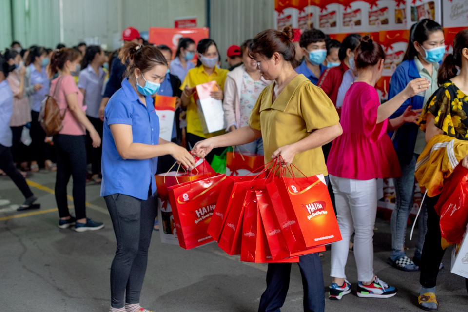 Công ty Hải Hà thăm hỏi và tặng 400 phần quà cho người lao động trước thềm năm mới Tân Sửu 2021 - Ảnh 4.