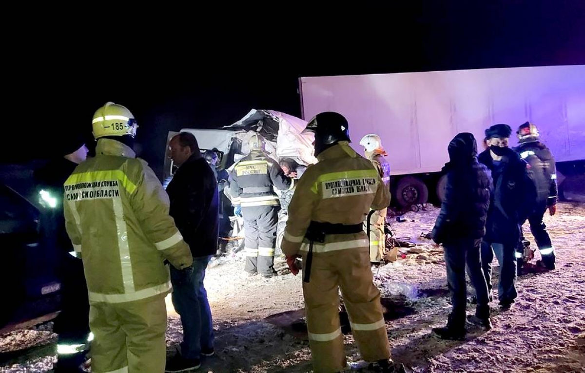 Tai nạn giao thông nghiêm trọng ở Nga khiến 12 người thiệt mạng - Ảnh 1.