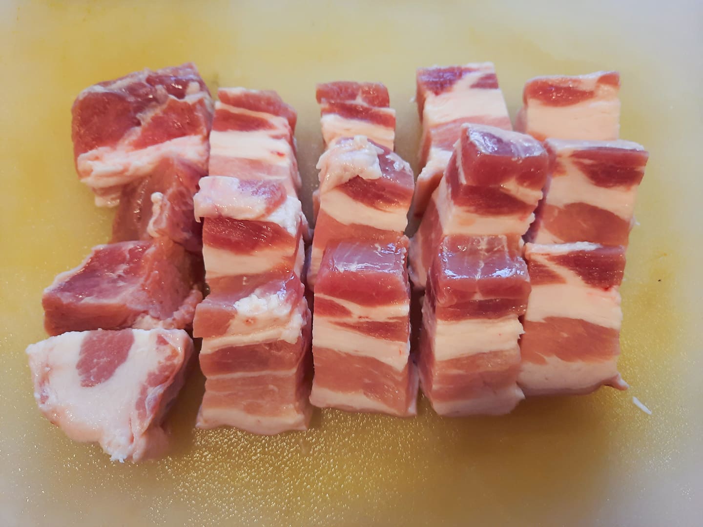 Mẹ 9X m&aacute;ch chị em b&iacute; quyết l&agrave;m thịt kho t&agrave;u "đỉnh của ch&oacute;p" thịt mềm rục, mỡ trong veo m&agrave; kh&ocirc;ng hề n&aacute;t - Ảnh 2.