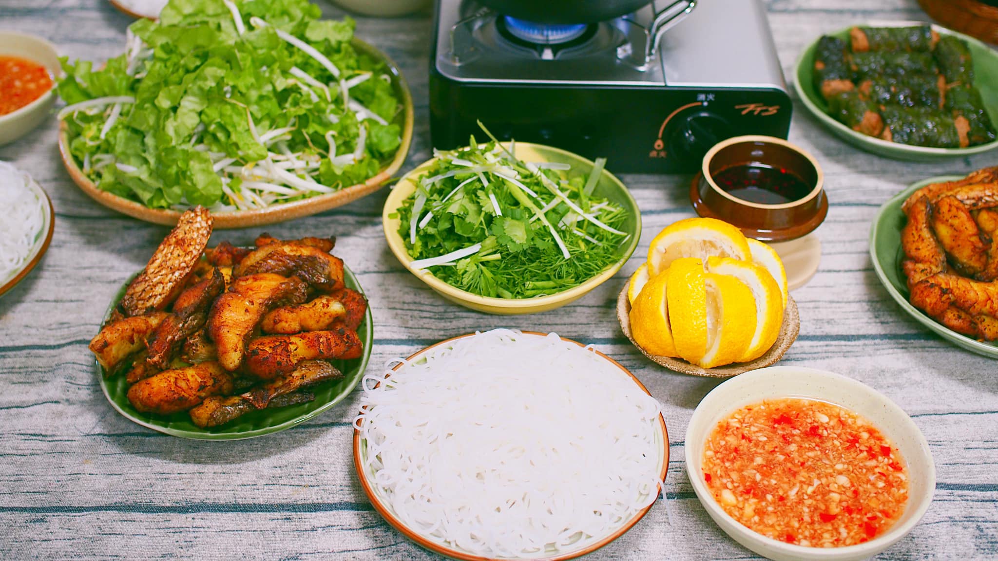 Mẹ Việt ở Nhật chia sẻ c&aacute;ch l&agrave;m b&uacute;n c&aacute; chấm ngon sạch hơn tiệm l&agrave; c&aacute;i chắc! - Ảnh 5.