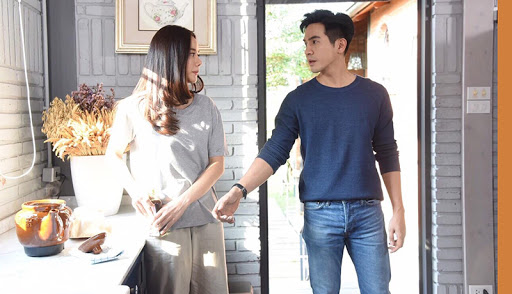 3 năm sau ngày ly hôn và tình cờ gặp lại vợ cũ trong đám cưới một người bạn, cô mỉm cười hỏi 1 câu mà anh bật khóc ngon lành - Ảnh 1. 3 năm sau ngày ly hôn và tình cờ gặp lại vợ cũ trong đám cưới một người bạn, cô mỉm cười hỏi 1 câu mà anh bật khóc ngon lành - Ảnh 1.