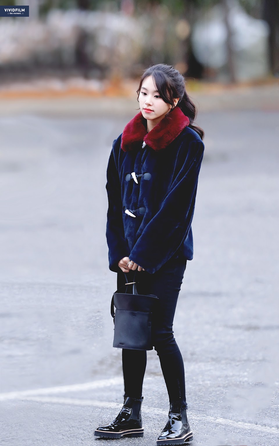 11 outfit dày sụ ấm áp nhưng vẫn giúp hội sao nữ thấp bé cải thiện chiều cao, quá bổ ích để tham khảo trong ngày rét đậm - Ảnh 9. 11 outfit dày sụ ấm áp nhưng vẫn giúp hội sao nữ thấp bé cải thiện chiều cao, quá bổ ích để tham khảo trong ngày rét đậm - Ảnh 9.