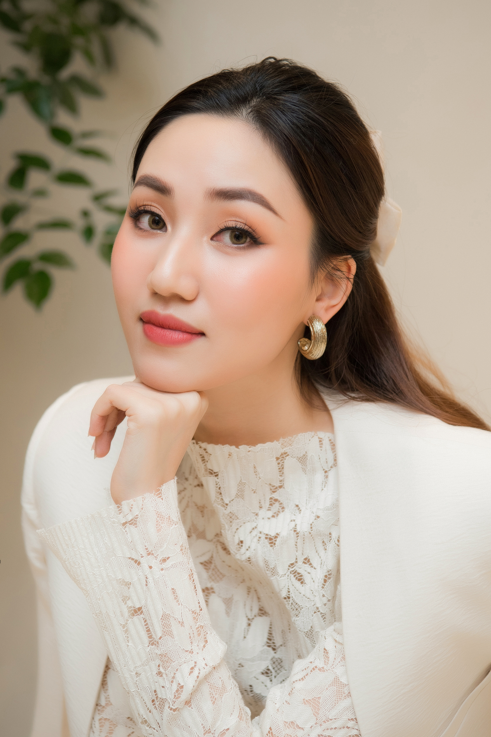 Mix & Phối - Dàn bông Hậu đọ sắc tại sự kiện thời trang: Giữa cái lạnh dưới 10 độ, một mình HH Đỗ Mỹ Linh khoe vai trần gợi cảm quyến rũ nhất "hội chị em" - chanvaydep.net 6 Mix & Phối - Dàn bông Hậu đọ sắc tại sự kiện thời trang: Giữa cái lạnh dưới 10 độ, một mình HH Đỗ Mỹ Linh khoe vai trần gợi cảm quyến rũ nhất "hội chị em" - chanvaydep.net 6