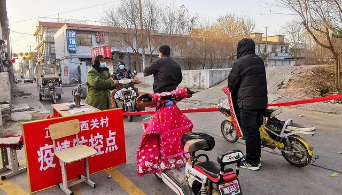 Dịch Covid-19: Trung Quốc dừng phương tiện giao thông công cộng ở 2 thành phố của Hà Bắc - Ảnh 1.