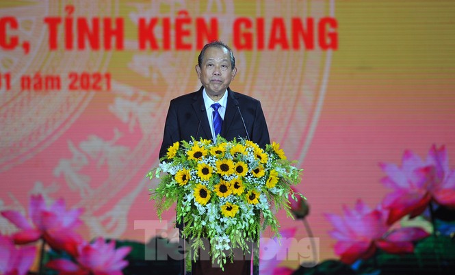 Rực rỡ ph&aacute;o hoa ch&agrave;o mừng th&agrave;nh phố Ph&uacute; Quốc - Ảnh 6.