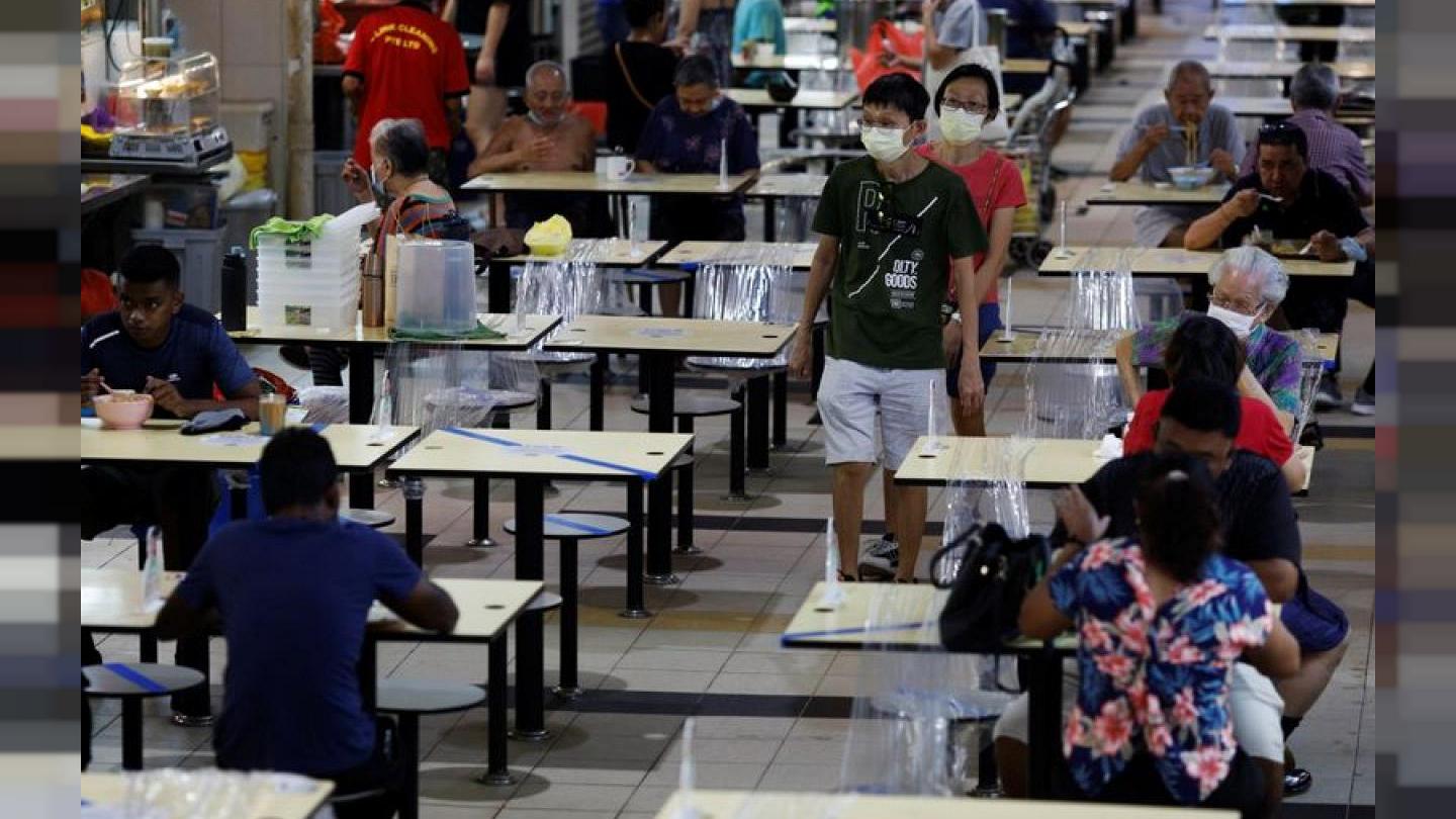 Covid-19: Tiêm đủ 83% dân số, tại sao Singapore vẫn run chân quá mức? - Ảnh 1. Covid-19: Tiêm đủ 83% dân số, tại sao Singapore vẫn run chân quá mức? - Ảnh 1.