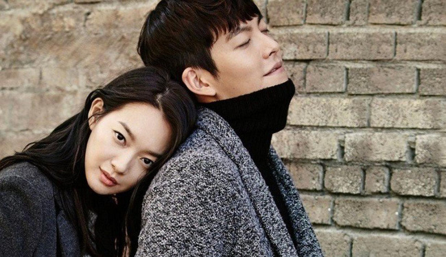 Shin Min Ah đánh yêu Kim Seon Ho, Kim Woo Bin nhìn thấy có phát ghen - Ảnh 4.