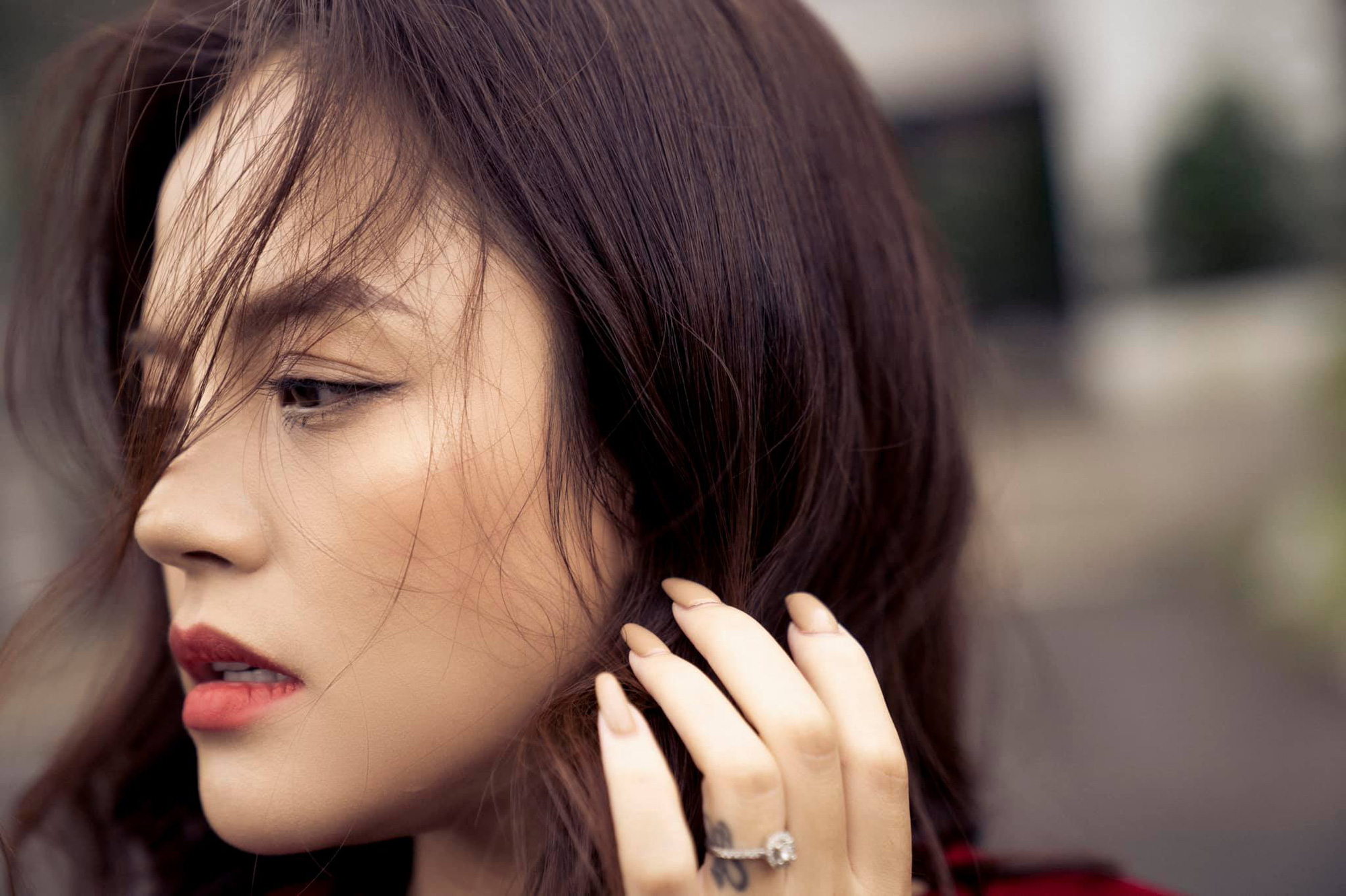 Xả vai Thy trong Hương vị t&igrave;nh th&acirc;n, Thu Quỳnh gợi cảm v&agrave; kh&aacute;c lạ đến kh&ocirc;ng nhận ra - Ảnh 4.