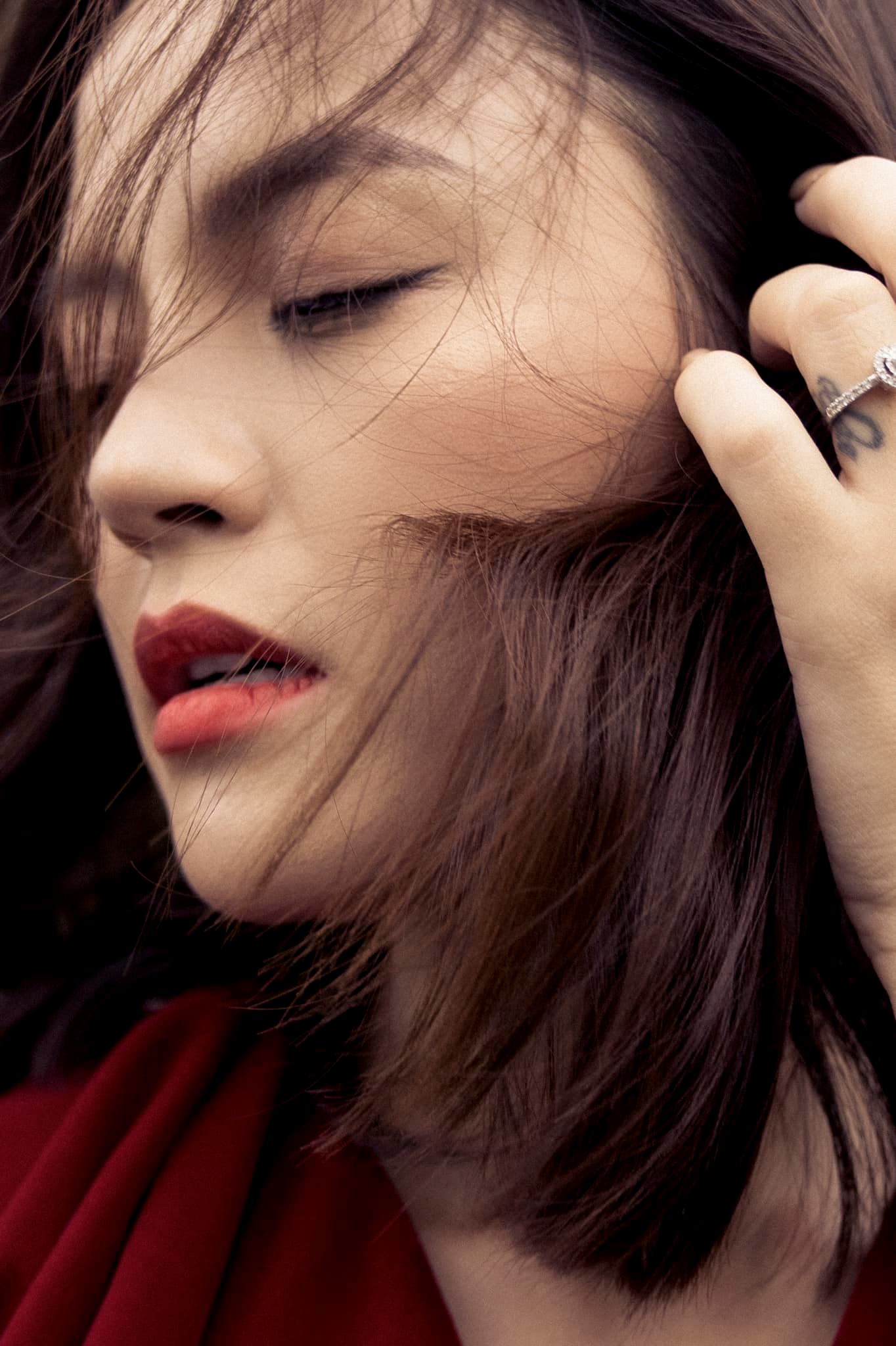 Xả vai Thy trong Hương vị t&igrave;nh th&acirc;n, Thu Quỳnh gợi cảm v&agrave; kh&aacute;c lạ đến kh&ocirc;ng nhận ra - Ảnh 5.