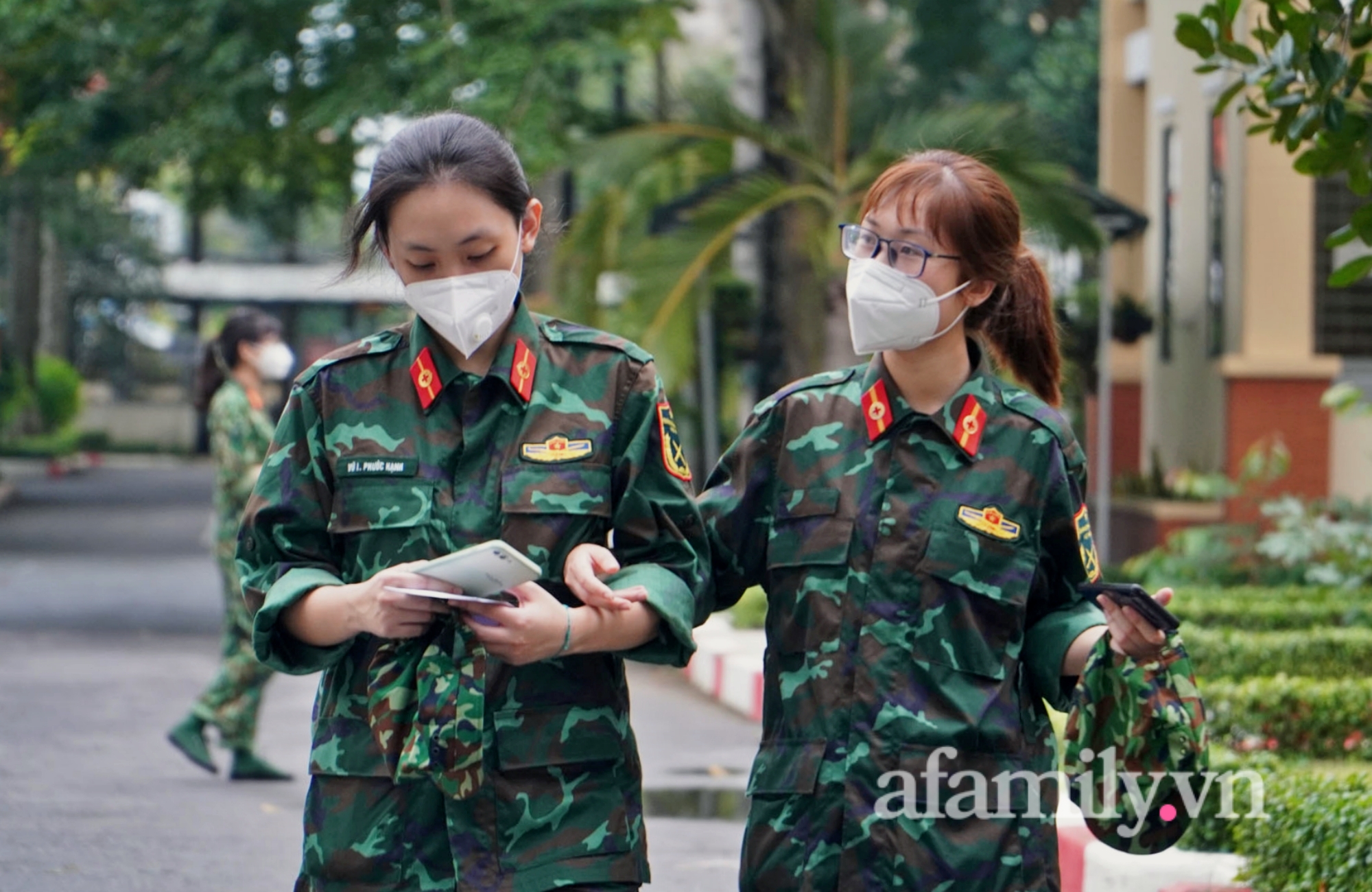 Những người lính trẻ hai màu áo bịn rịn nói lời chào tạm biệt TP.HCM: Cảm ơn Sài Gòn! - Ảnh 3.