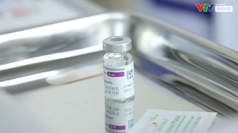 Bộ Y tế tiếp nhận gần 2 triệu liều vaccine AstraZeneca do Ba Lan và Hàn Quốc tài trợ - Ảnh 1.