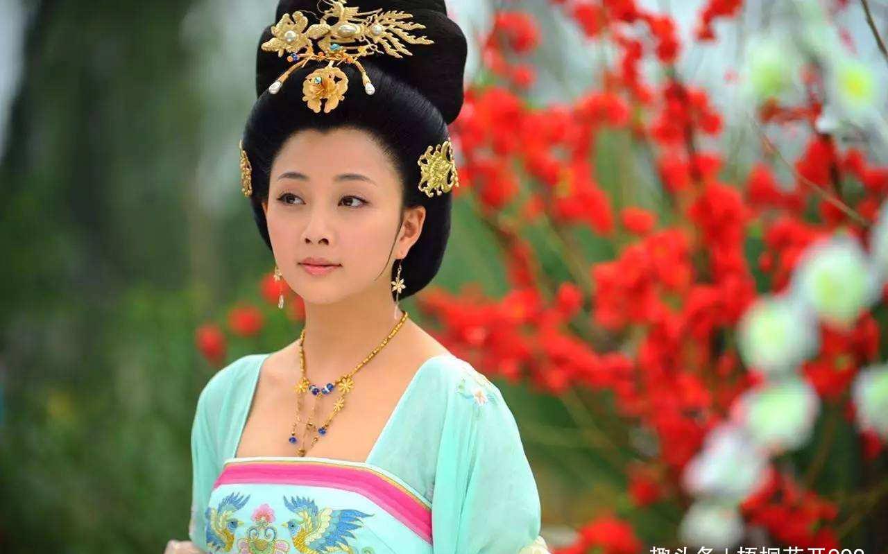 Những vị Quý phi lừng danh lịch sử Trung Hoa: Người là Tứ đại mỹ nhân có tài sắc hơn người, người lúc qua đời một xác hai mạng rất bi thảm - Ảnh 1.