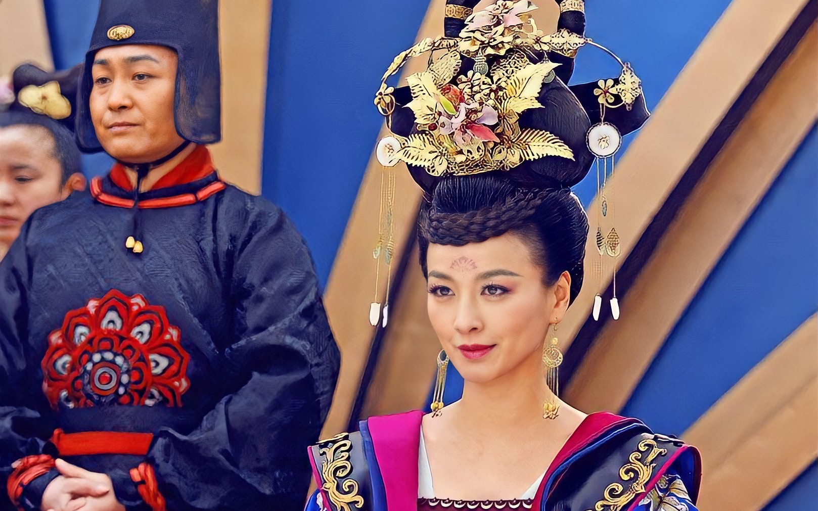 Những vị Quý phi lừng danh lịch sử Trung Hoa: Người là Tứ đại mỹ nhân có tài sắc hơn người, người lúc qua đời một xác hai mạng rất bi thảm - Ảnh 4.