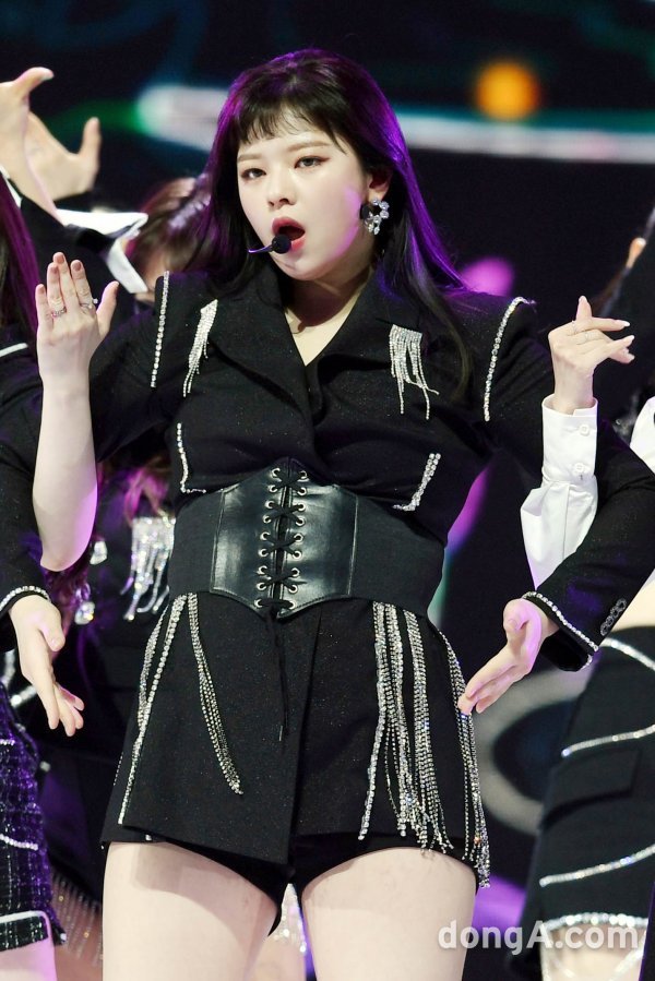 Mỹ nhân Twice bị stylist ghét bỏ, luôn mặc xấu nhất nhóm nhưng sự thật phía sau khiến ai cũng xót xa - Ảnh 8. Mỹ nhân Twice bị stylist ghét bỏ, luôn mặc xấu nhất nhóm nhưng sự thật phía sau khiến ai cũng xót xa - Ảnh 8.