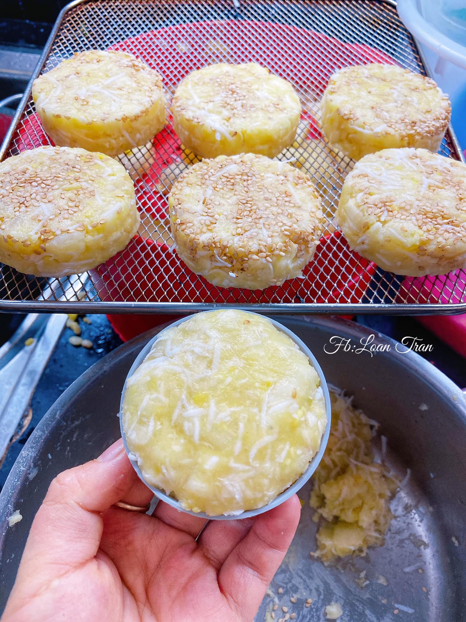 Cách thực hiện bánh khoai mì bào sợi nướng thơm và ngon dễ dàng làm
