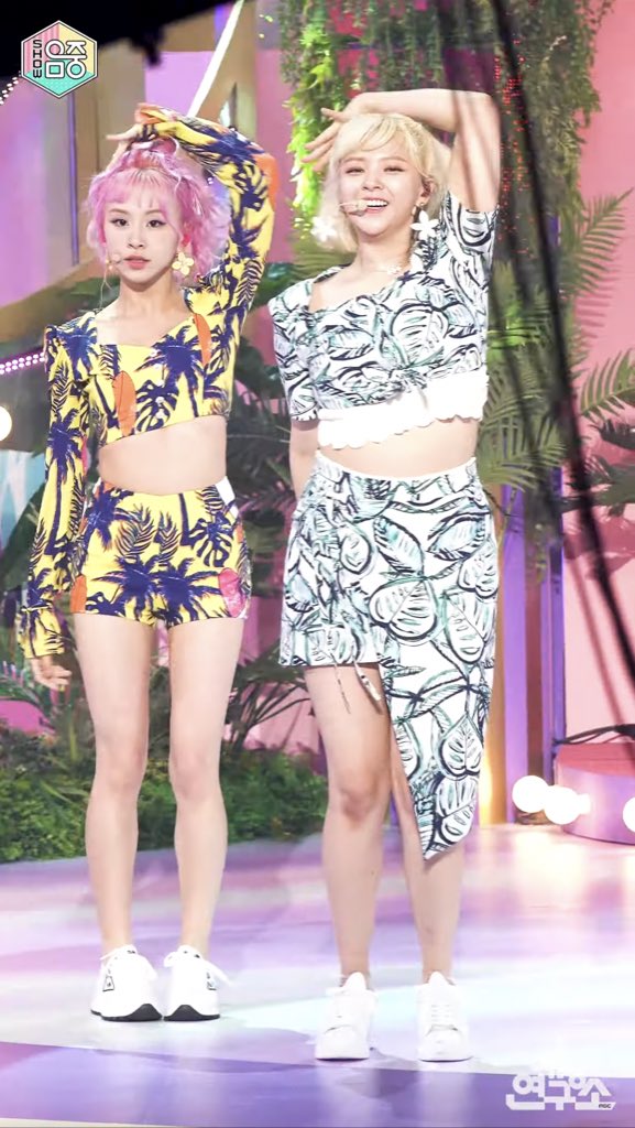 Mỹ nhân Twice bị stylist ghét bỏ, luôn mặc xấu nhất nhóm nhưng sự thật phía sau khiến ai cũng xót xa - Ảnh 6. Mỹ nhân Twice bị stylist ghét bỏ, luôn mặc xấu nhất nhóm nhưng sự thật phía sau khiến ai cũng xót xa - Ảnh 6.