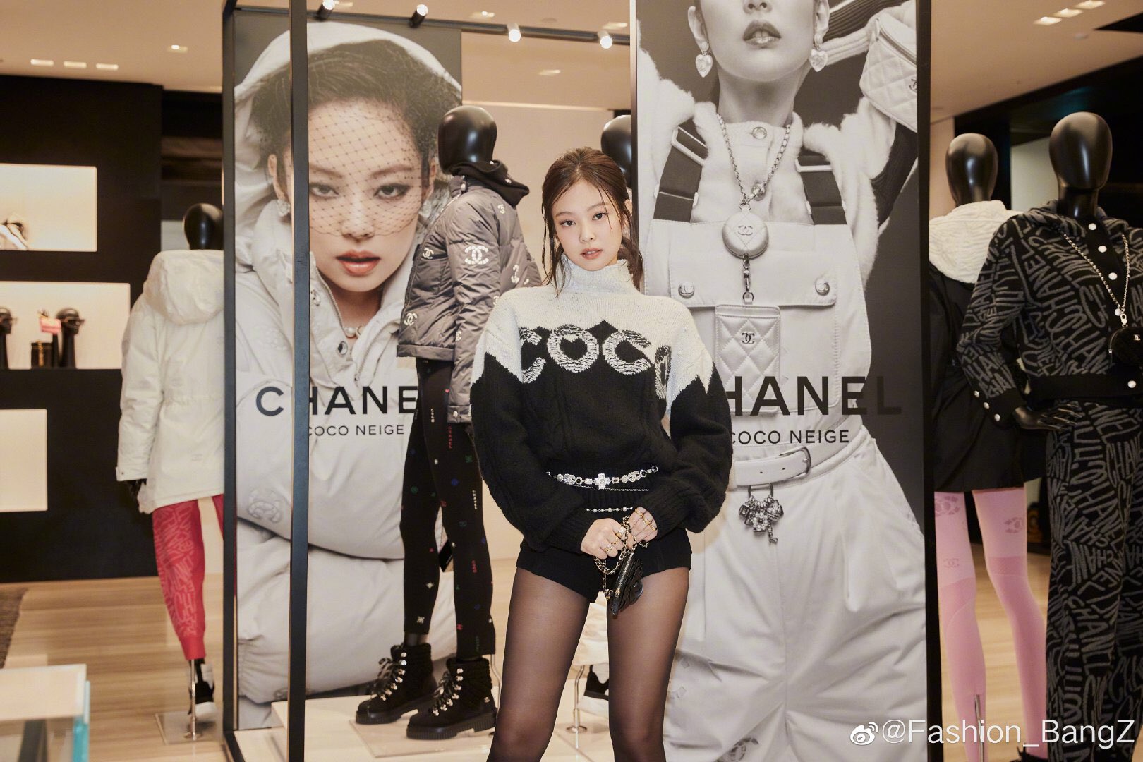 5 vẻ ngoài biểu tượng của Jennie Blackpink tại Paris Fashion Week