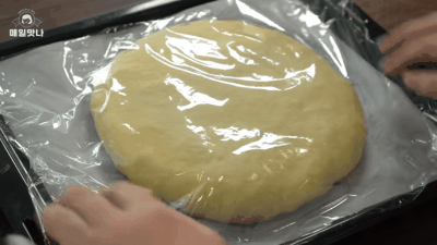 Không cần máy bạn vẫn có thể làm bánh mì khoai tây phô mai chảy siêu hấp dẫn - Ảnh 16.