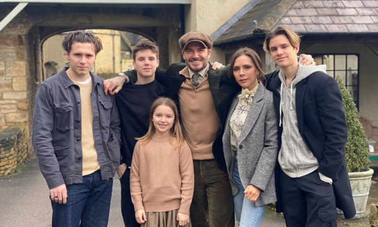 3 nàng dâu nhà Beckham: Ăn mặc cũng ra gì đấy nhưng liệu có vượt mặt được mẹ chồng? - Ảnh 1. 3 nàng dâu nhà Beckham: Ăn mặc cũng ra gì đấy nhưng liệu có vượt mặt được mẹ chồng? - Ảnh 1.