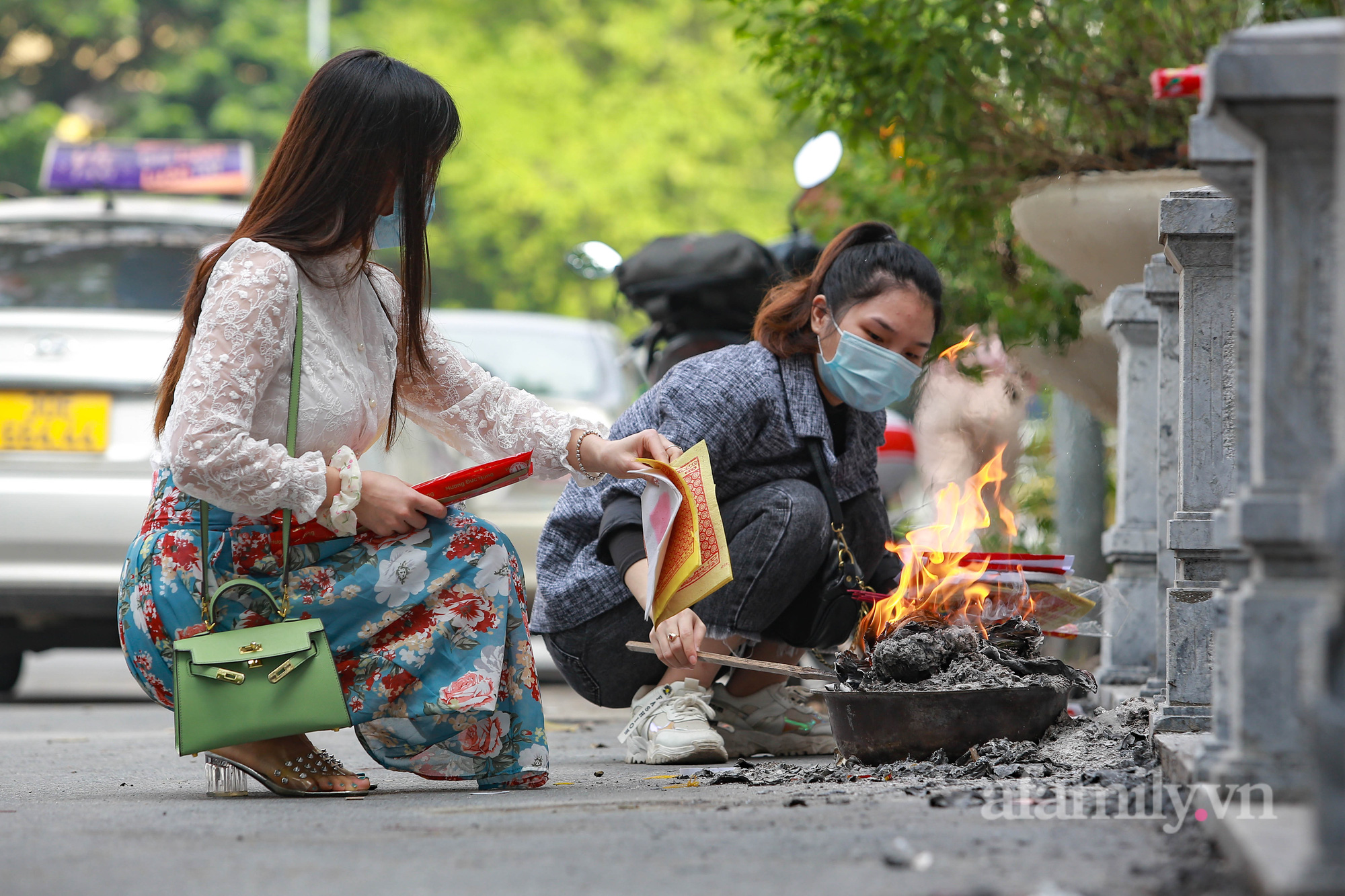 Giới trẻ đổ xô về chùa Hà cầu tình duyên mong ước sớm tìm được ý trung nhân trong ngày 20/10 - Ảnh 14.