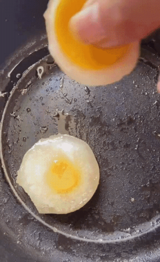 Chỉ 1 quả trứng mà làm được tới 4 phần trứng ốp la? Tưởng không dễ mà dễ không tưởng! - Ảnh 6.