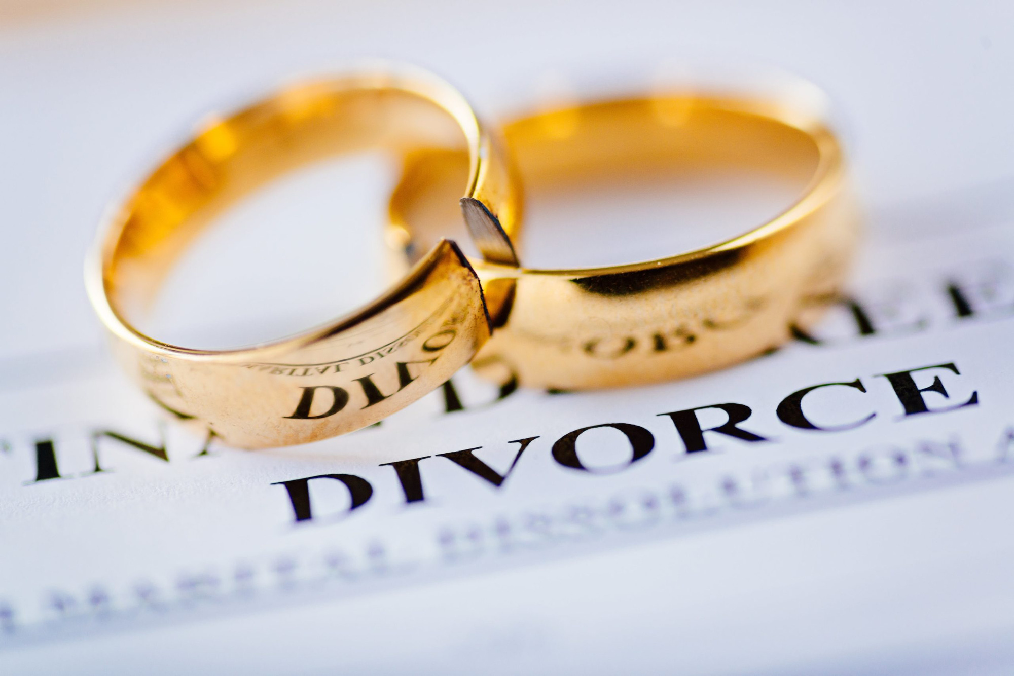 7 sai lầm trong tài chính bạn nhất định phải tránh sau khi ly hôn - Ảnh 1.
