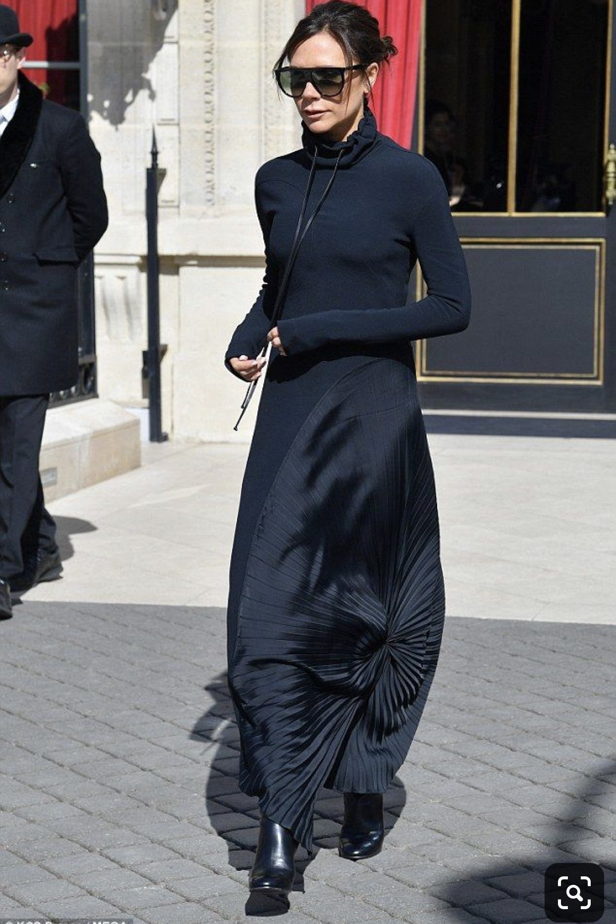 Jennifer Lopez lộ dáng đẹp trong váy hiệu Victoria Beckham  Báo Dân trí