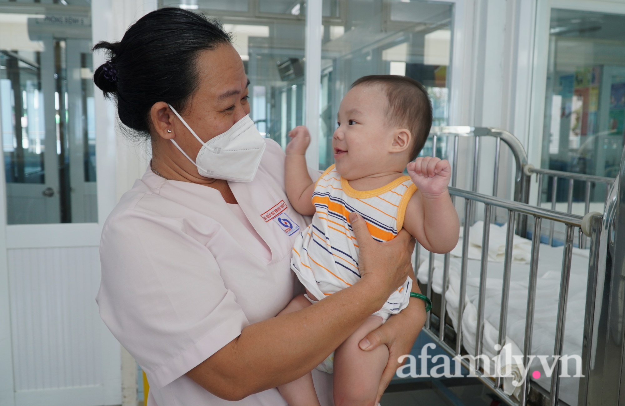 Những đứa trẻ bị &quot;bỏ quên&quot; trong đại dịch: Tụi nhỏ rất kiên cường, chúng xứng đáng có một gia đình hạnh phúc - Ảnh 2.