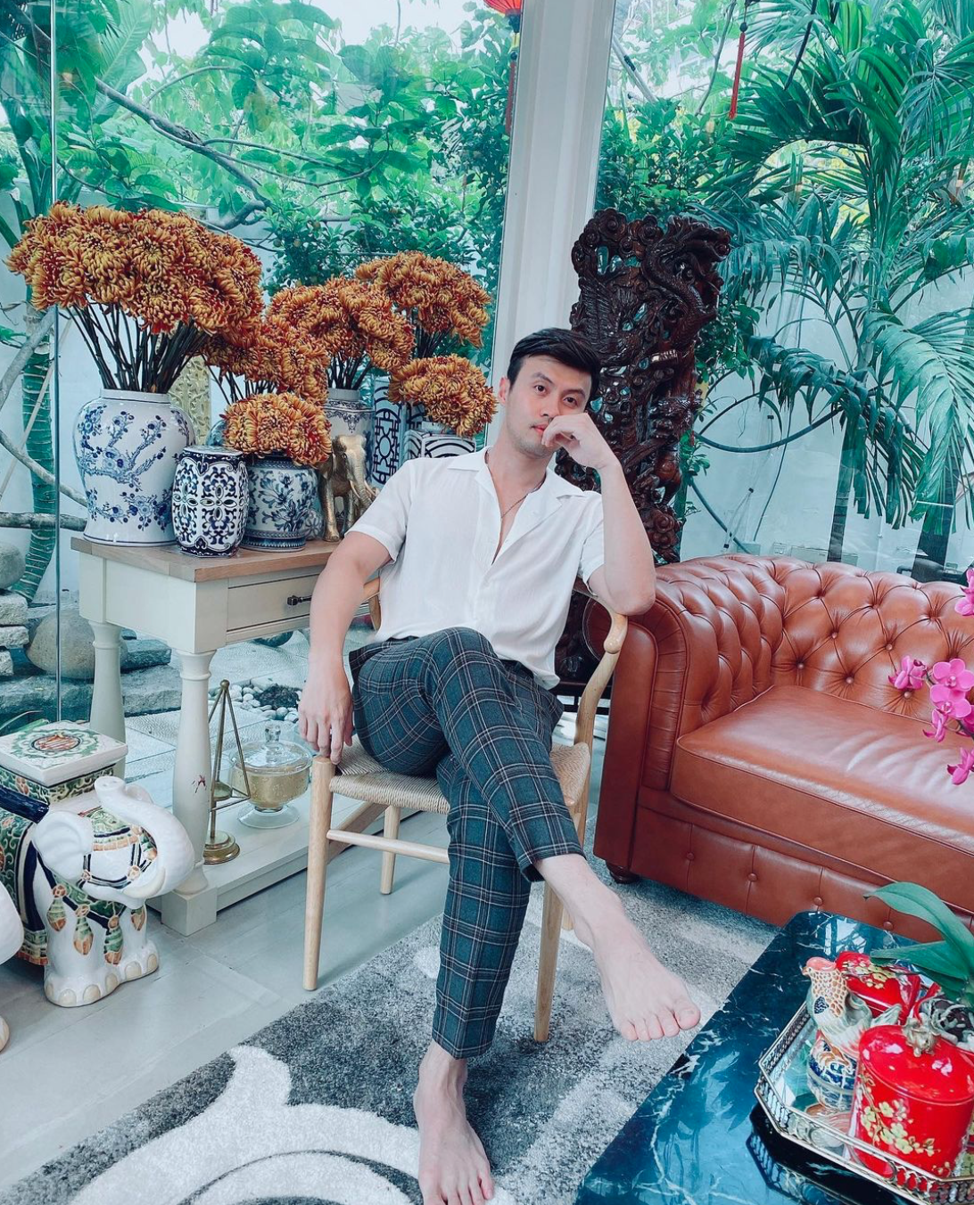 Lạ lùng những sao Việt mê gốm sứ thi nhau sưu tầm những món đồ có hoa văn "bàn thờ": Là xu hướng nhất thời hay thể hiện đẳng cấp? - Ảnh 3. Lạ lùng những sao Việt mê gốm sứ thi nhau sưu tầm những món đồ có hoa văn "bàn thờ": Là xu hướng nhất thời hay thể hiện đẳng cấp? - Ảnh 3.