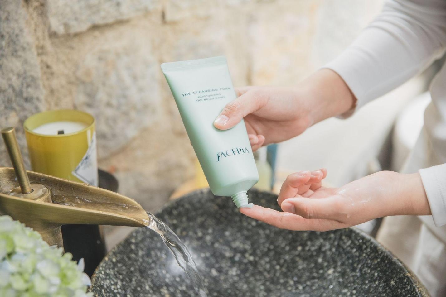 Gi&uacute;p l&agrave;n da đẩy l&ugrave;i l&atilde;o h&oacute;a với Facepia - Ảnh 2.