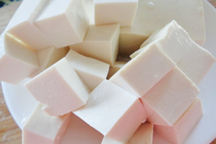 Nhìn qua tưởng bát thịt kho nhưng đây lại là món ăn thuần chay vừa ngon vừa bổ - Ảnh 4. Nhìn qua tưởng bát thịt kho nhưng đây lại là món ăn thuần chay vừa ngon vừa bổ - Ảnh 4.