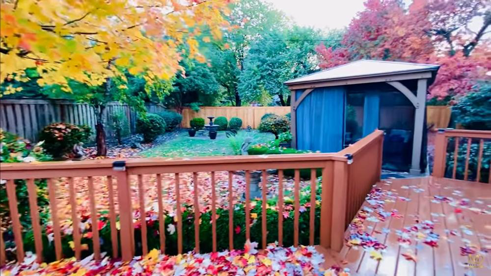 Ca sỹ Mạnh Quỳnh hé lộ không gian sống tại Mỹ: Nhà rộng, khuôn viên vườn thay lá vàng đẹp như một bức tranh - Ảnh 7.