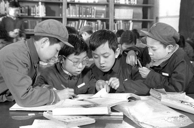 Cậu bé từng được xưng tụng là thần đồng: 12 tuổi vào đại học, 16 tuổi đỗ trường Princeton nhưng cuộc đời hiện tại quá THẢM! - Ảnh 2. Cậu bé từng được xưng tụng là thần đồng: 12 tuổi vào đại học, 16 tuổi đỗ trường Princeton nhưng cuộc đời hiện tại quá THẢM! - Ảnh 2.