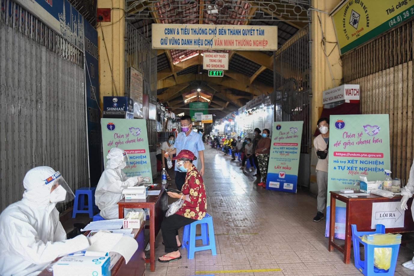 Hàng trăm tiểu thương chợ Bến Thành đã sẵn sàng trở lại kinh doanh - Ảnh 9.