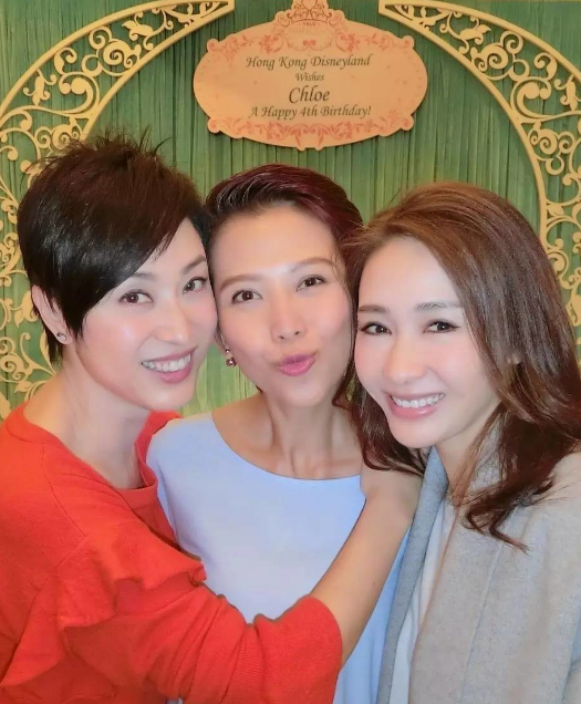 Đứng cạnh hai người đẹp đình đám Hong Kong, liệu nhan sắc của “đệ nhất mỹ nhân TVB” còn nổi bật? - Ảnh 2.