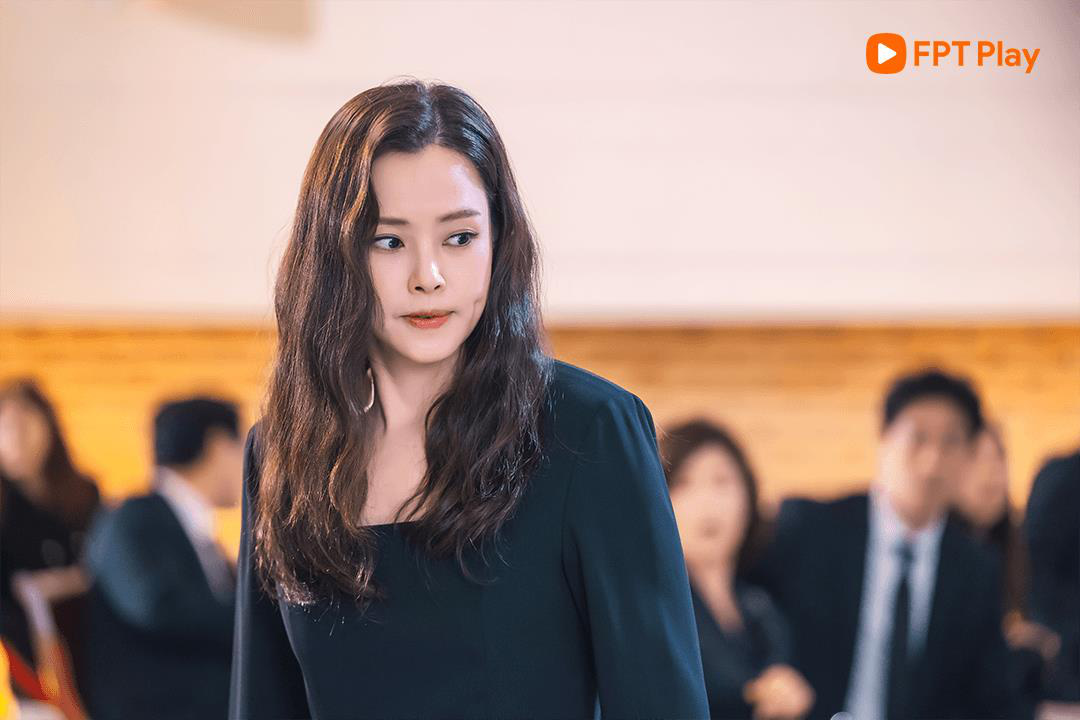 Phim Nữ Thanh Tra Tài Ba: Sau chuỗi drama bất tận, Honey Lee trở mình khiến liên minh mẹ chồng - chị dâu lục đục - Ảnh 5. Phim Nữ Thanh Tra Tài Ba: Sau chuỗi drama bất tận, Honey Lee trở mình khiến liên minh mẹ chồng - chị dâu lục đục - Ảnh 5.