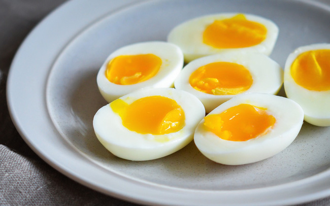 Lòng trắng trứng giàu dinh dưỡng lại chứa lượng collagen dồi dào nhưng chuyên gia khẳng định chỉ tốt khi dùng đúng cách! - Ảnh 4.