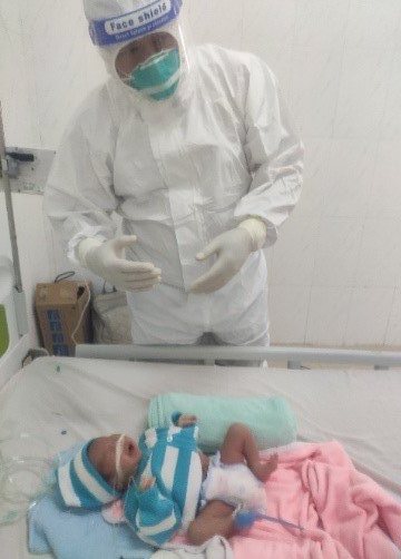 Tiếp nhận điều trị bé sơ sinh 14 ngày tuổi mắc COVID-19, nhiễm trùng sơ sinh muộn - Ảnh 1. Tiếp nhận điều trị bé sơ sinh 14 ngày tuổi mắc COVID-19, nhiễm trùng sơ sinh muộn - Ảnh 1.
