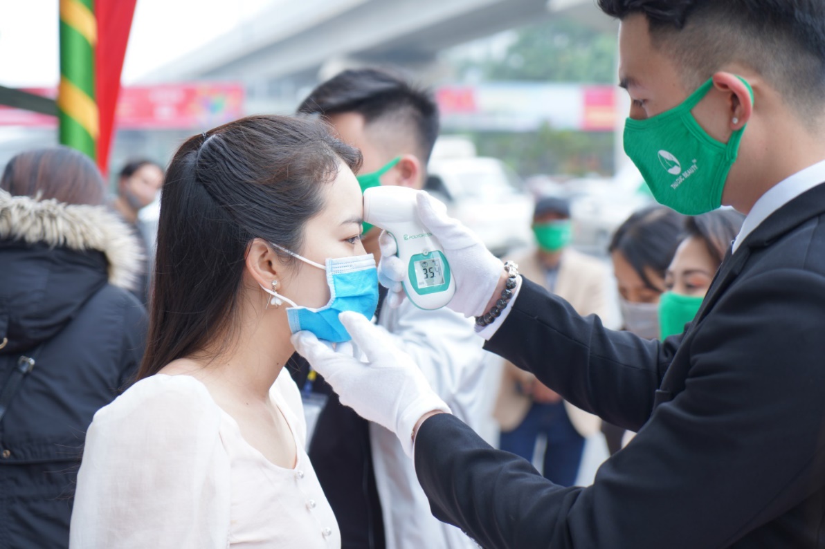 Mừng quốc tế phụ nữ, nhiều chị em được l&agrave;m đẹp miễn ph&iacute; 100% - Ảnh 4.