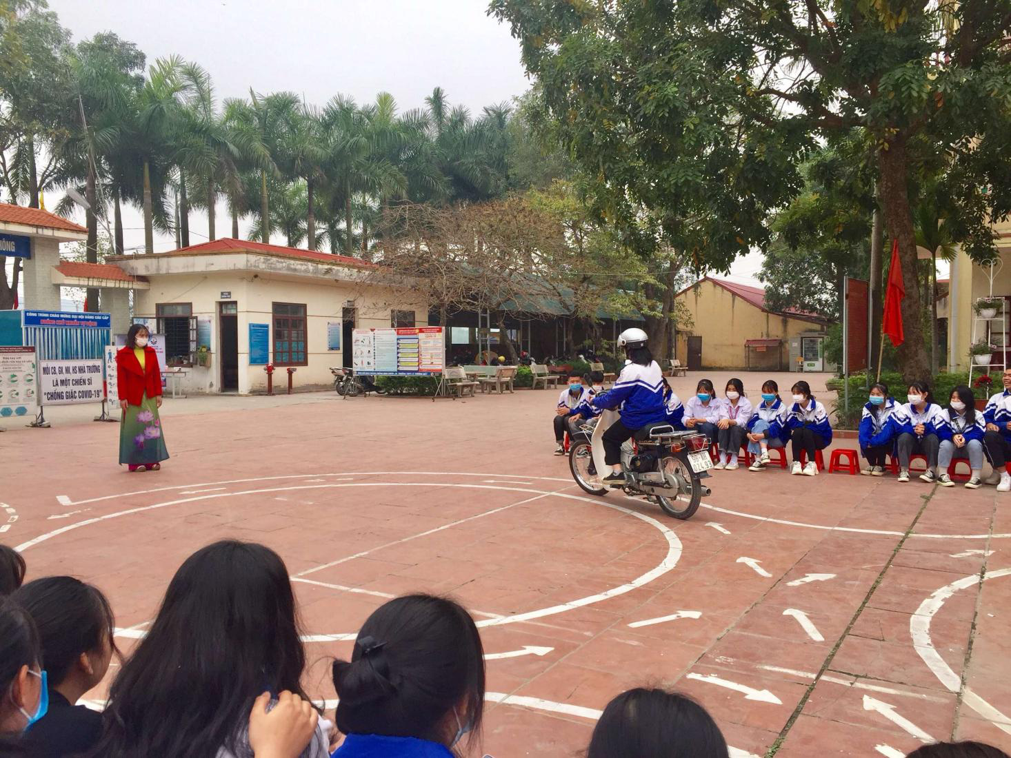 Chính thức khởi động chương trình giáo dục “An toàn giao thông cho nụ cười ngày mai” - Ảnh 3. Chính thức khởi động chương trình giáo dục “An toàn giao thông cho nụ cười ngày mai” - Ảnh 3.