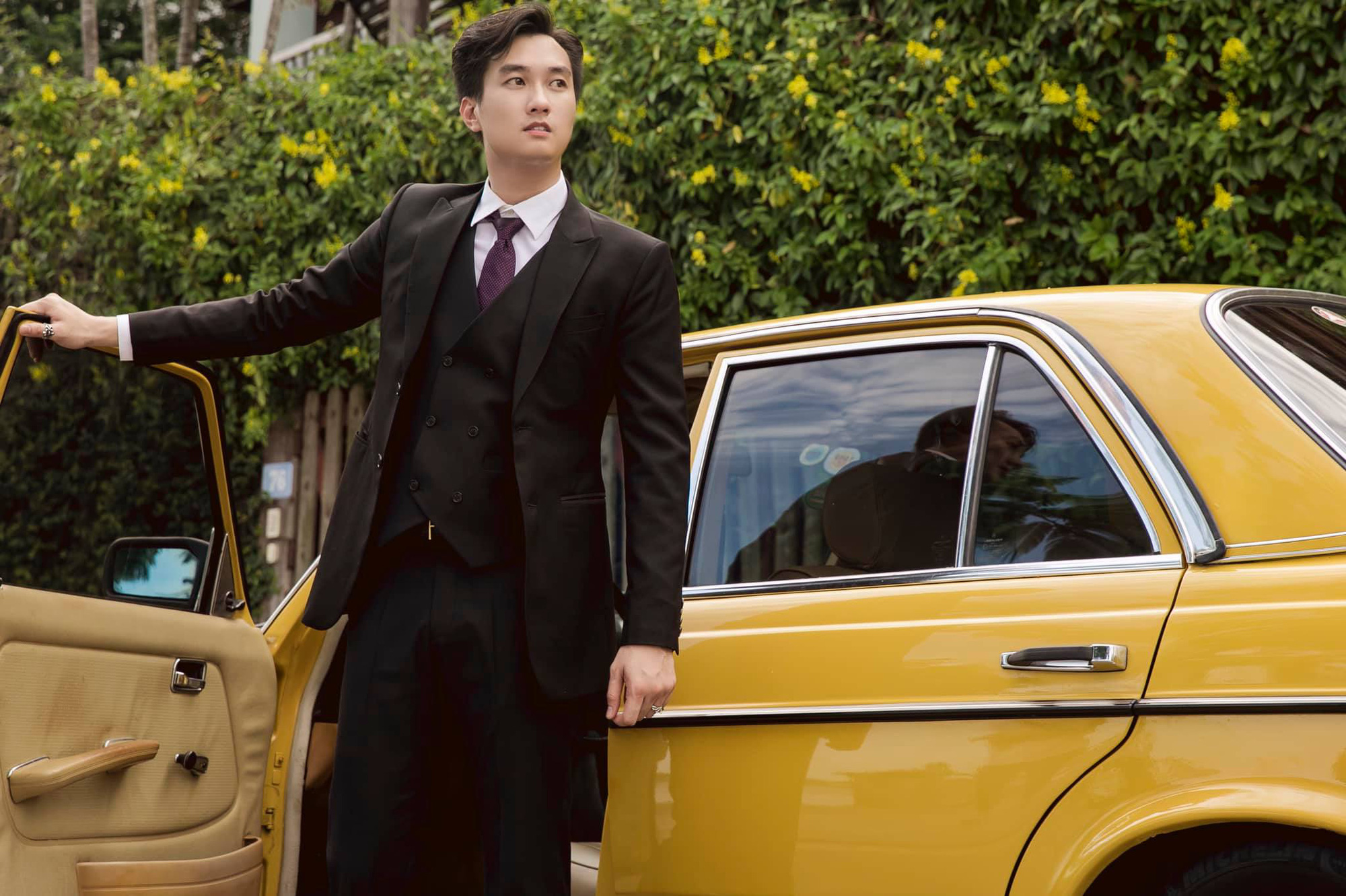 Bộ 3 nam thần của "Phố trong làng" ngoài đời: Người từng là "bạn trai" Minh Hằng, người có vợ vừa nổi tiếng vừa xinh đẹp - Ảnh 5. Bộ 3 nam thần của "Phố trong làng" ngoài đời: Người từng là "bạn trai" Minh Hằng, người có vợ vừa nổi tiếng vừa xinh đẹp - Ảnh 5.